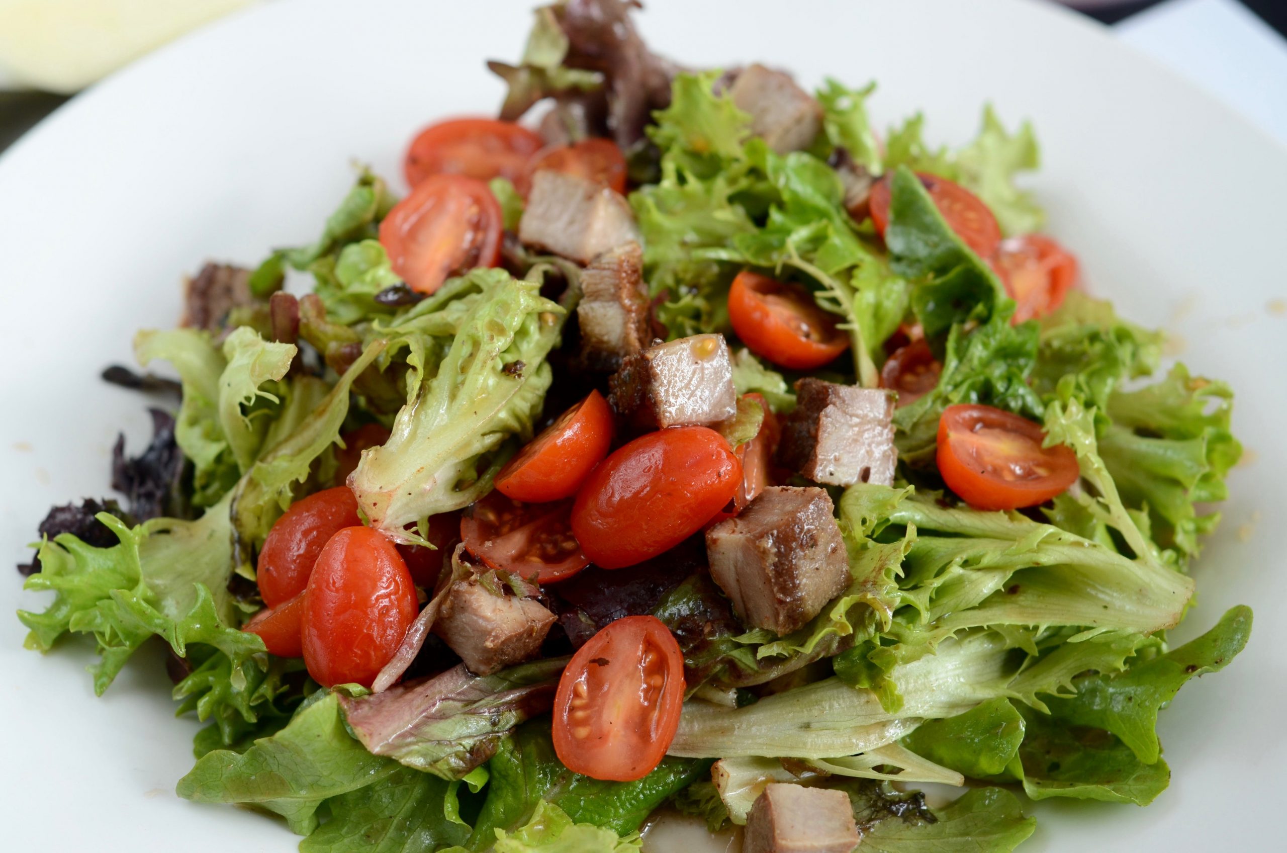 Grilled Chicken Salad with Fresh Vegetable Mix